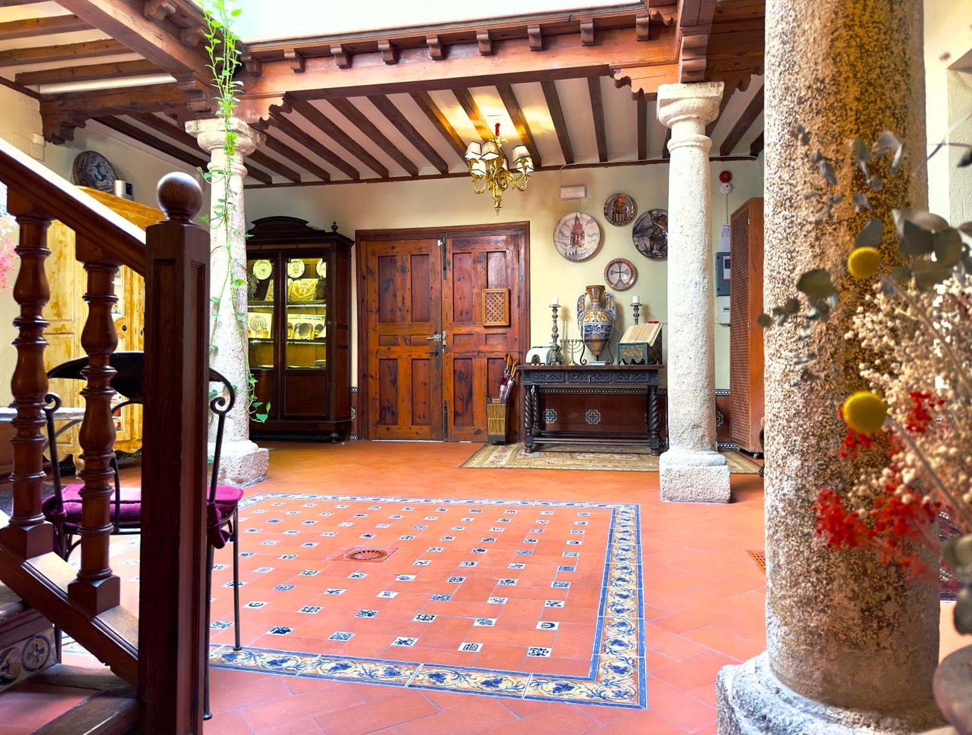 Lux San Miguel, Toledo